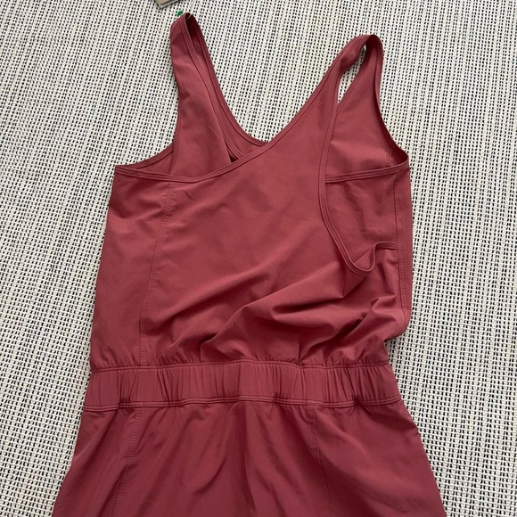 Patagonia NWT Women's Fleetwith Dress in color rosehip - Picture 8 of 10